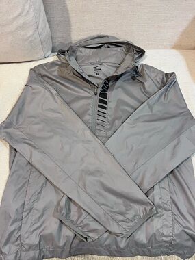Nike Men's Light Gray Hooded Windbreaker Jacket